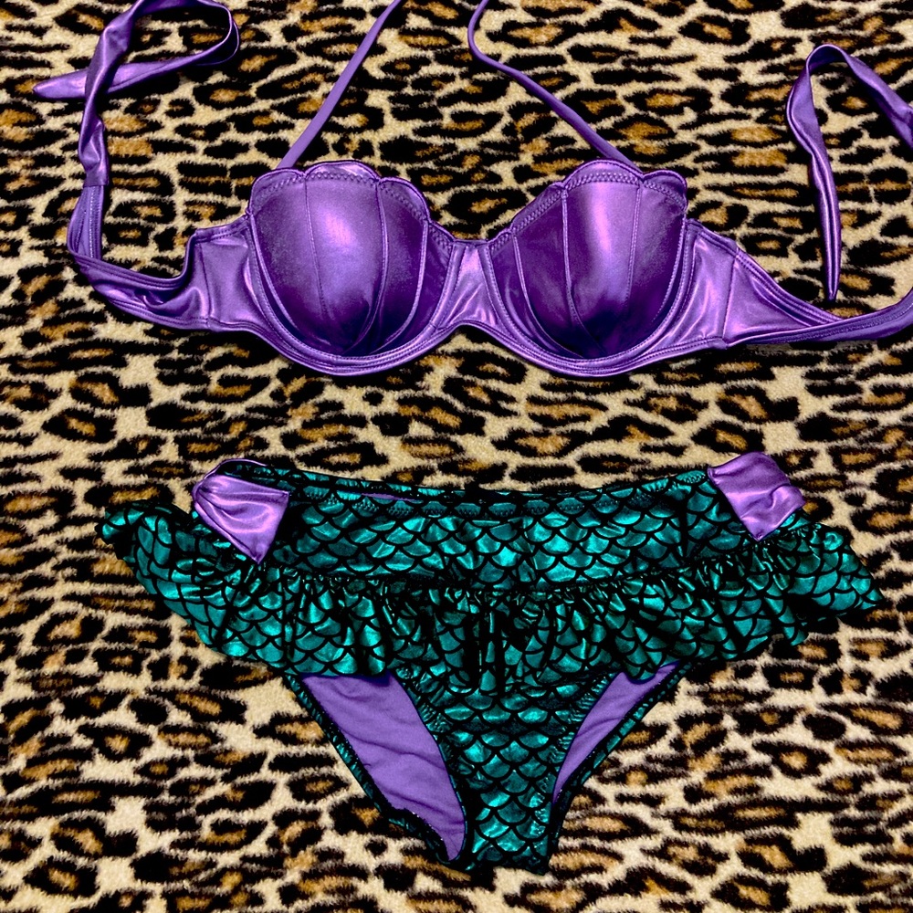Little Mermaid Disney Ariel Hot Topic Bikini Top Bottom Set